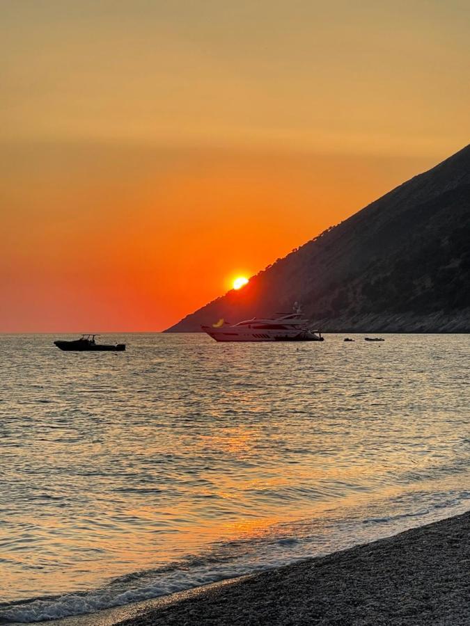 Green Coast 136 Dhermi Bagian luar foto